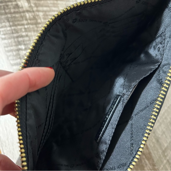 Michale Kors | Black Leather Wristlet - Picture 4 of 5